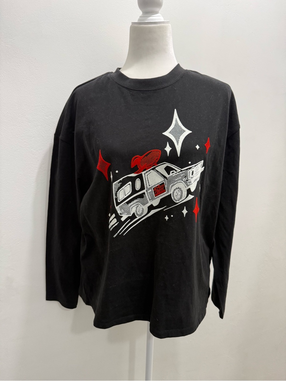 Disney Pizza Planet Truck Pixar Toy Story Black Long-Sleeve Tee NWT size M